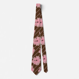 Rosa blommor och randig slips