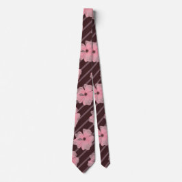 Rosa blommor och randig slips