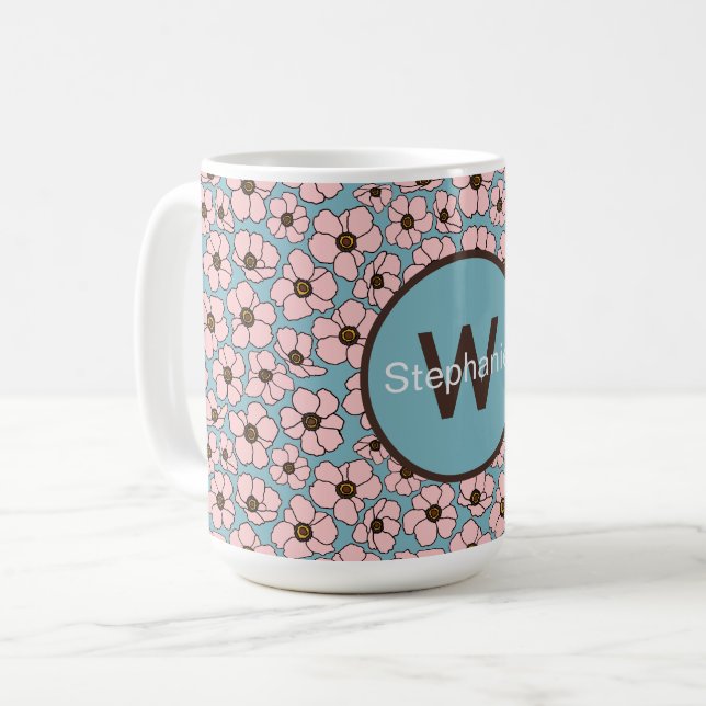 Rosa blommor på blått med monogram kaffemugg (Framsida vänster)