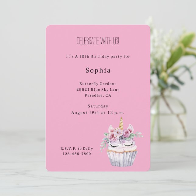 Rosa blomster Cupcake Enhörning Födelsedag Inbjudningar (Stående Fram)
