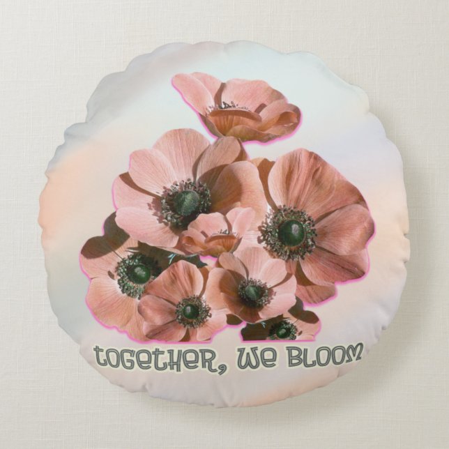 rosa blomsterkonst rund kudde (Framsidan)