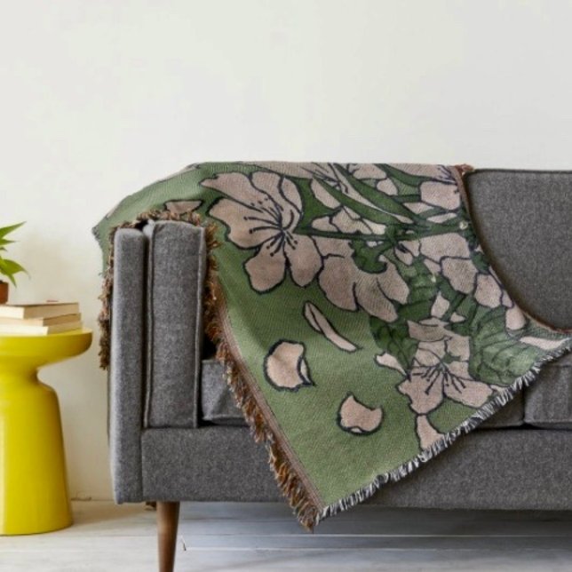Rosa Blossom Grön   Filt (A warm throw blanket with an elegant floral design. )