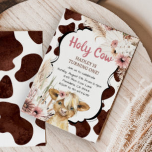 Rosa Boho Highland Cow Jag är en flicka första föd Inbjudningar