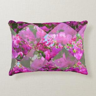 Rosa Bougainvillea Flowers Diamond cut Design. Prydnadskudde