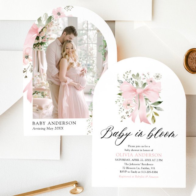 Rosa Bow Baby i Bloom Blommigt Girl Baby Shower Inbjudningar (Blush Pink Bow Floral Baby in Bloom Girl Baby Shower Arched Invitation)