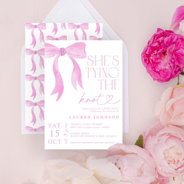 Rosa Bow Hon är Gifter sig Möhippa Inbjudningar (Easily personlize this sweet bridal shower invite for the perfect celebration of the bride-to-be!)
