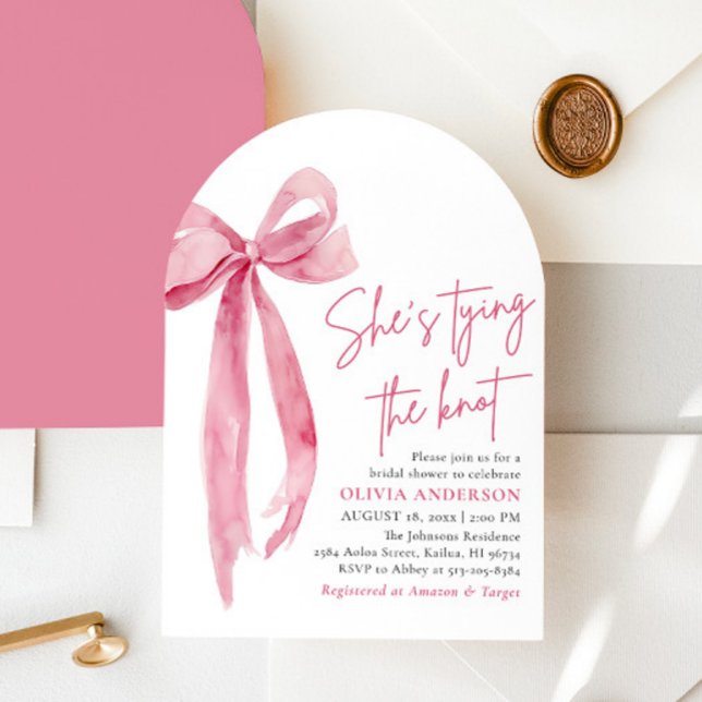  Rosa Bow Hon Gifter sig Möhippa Inbjudningar (Watercolor Modern Blush Pink Bow Ribbon Coquette She's Tying the Knot Arched Bridal Shower Invite)