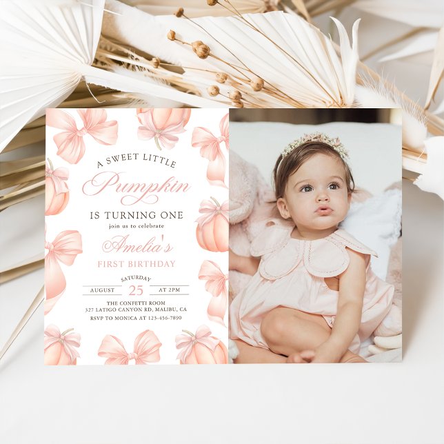 Rosa Bow Little Pumpkin Birthday Photo-inbjudan Inbjudningar (Skapare uppladdad)