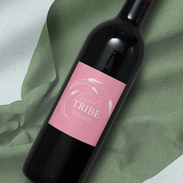 Rosa Bridesmaid Frieri etikett (Personalized wedding wine labels feature unique floral line art by Victoria Grigaliunas)