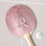 Rosa Brushed Metall Glitter Monogram Namn Pingisracket<br><div class="desc">Anpassa enkelt trendigets chic pingpong-padlar som har söt  rosa-mousserande glitter på en  rosa,  borstad metallbakgrund.</div>