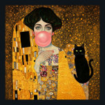 Rosa Bubble Gum Dam med Black Cat Gustav Klimt Poster<br><div class="desc">I stil i Gustav Klimt, en Rosa Bubble Gum Dam med en svart katt bredvid henne, utgiven i muterad färger, med tonvikt på struktur och former, med accenter från guld och en stiliserad sammansättning... eclectisk, bohemisk, boho, vintage modern konst, originkonst, allyson gutchell, bästa konst någonsin, lågbrow artist, ecec lectic stil...</div>