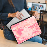 Rosa Camouflage, militär, armé Laptop Fodral<br><div class="desc">Elegant,  snyggt och sofistikerad kamouflage mönster i rosa färg. Modern gåva och trendig,  perfekt för militären älskare i ditt liv.</div>