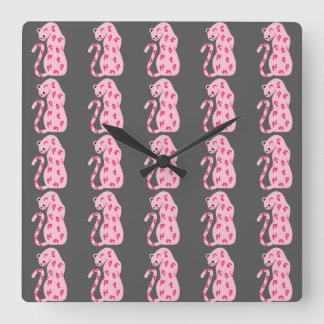 Rosa Cat Mönster på Grått Background Fyrkantig Klocka
