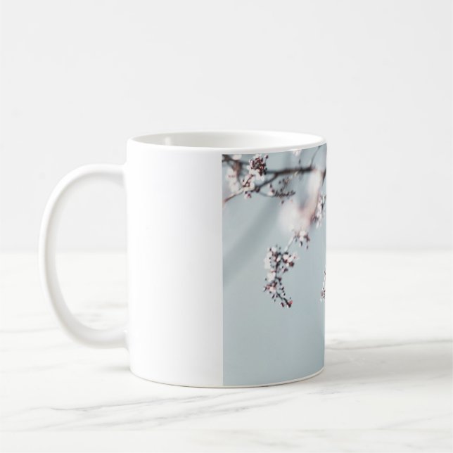 ROSA CHERRY-BLOMMAR I STÄNG FOTOGRAFI KAFFEMUGG (Vänster)