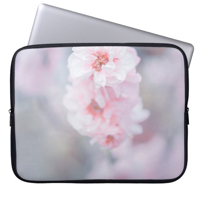 ROSA CHERRY-BLOMMAR I STÄNG FOTOGRAFI LAPTOP FODRAL (Framsidan)