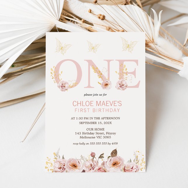 Rosa Chic Boho Blommigt Butterflies 1:a födelsedag Inbjudningar (Girl's pink floral and butterflies 1st birthday invitation.  Boho floral 1st birthday invitation.)