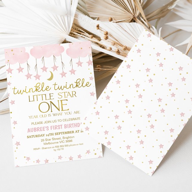 Rosa Clouds Twinkle Twinkle Star 1:a födelsedag Inbjudningar (Sweet pink clouds and stars twinkle twinkle little star girl's 1st birthday invitation.)