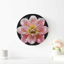 Rosa Collarette Dahlia på svart blommönster Stor Klocka