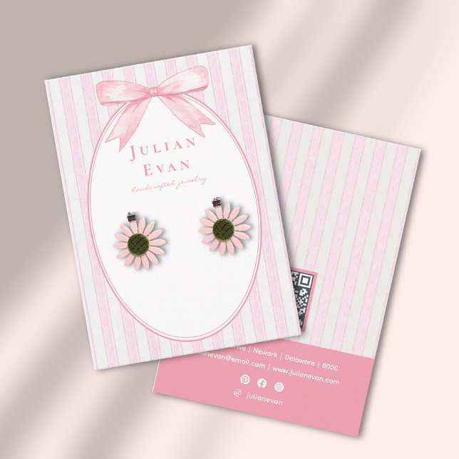 Rosa Coquette Priddy Randig Smyckesdisplay Visitkort (Pink Coquette Preppy Stripe Jewelry Display Business Card)