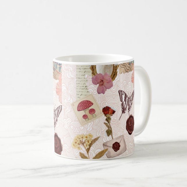 Rosa Cottagecore Botanisk Collage  Kaffemugg (Framsida höger)