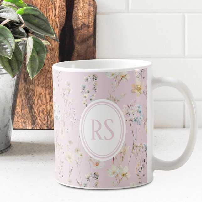 Rosa Cottagecore Vildblomma Monogram Kaffemugg (Skapare uppladdad)