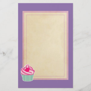 Rosa Cupkaka WIth Polka Dot Cherry Brevpapper