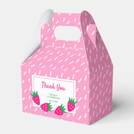 Rosa Cute Strawberry Girl Birthday Tack Presentaskar