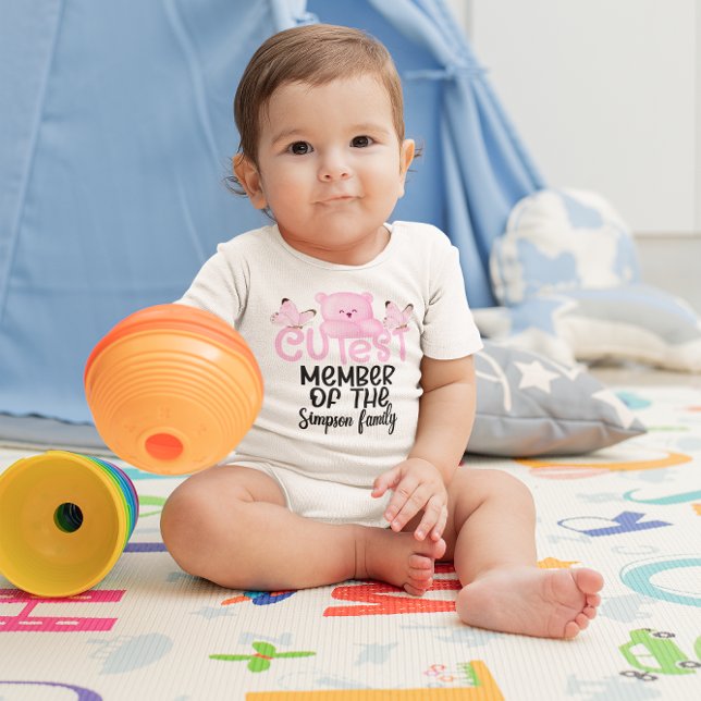 Rosa Cutest Member of the Family T Shirt (Skapare uppladdad)