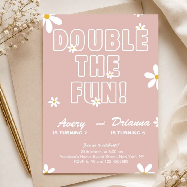 Rosa Daisy Gemensam Födelsedagsfirande Inbjudningar (double the fun invitation, twin birthday invite, joint birthday party, sibling birthday invite, pink)