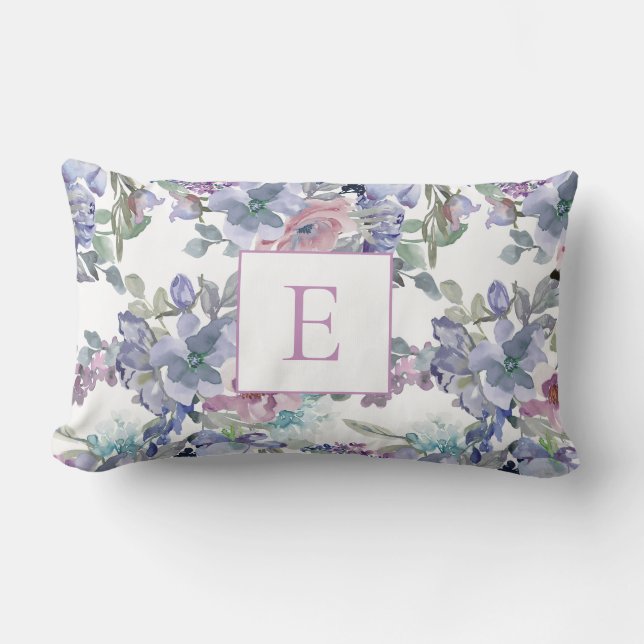 Rosa dammig blå lila blommor vit monogram lumbarkudde (Framsida)