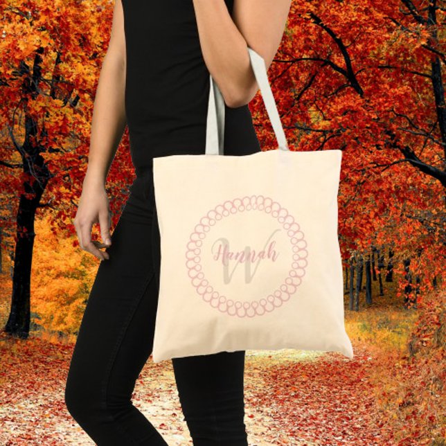 Rosa Decorative Circle Personalize Monogram Tote Tygkasse (Pink Decorative Circle Personalized Tote)