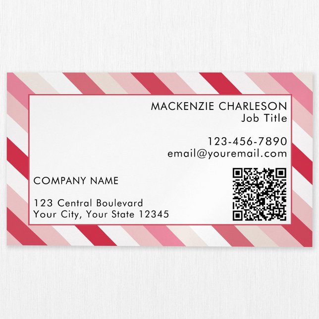 Rosa Diagonal Candy Rand QR-kod Magnetiska Visitkort (Pink diagonal candy stripe pattern custom business card magnet with QR code)