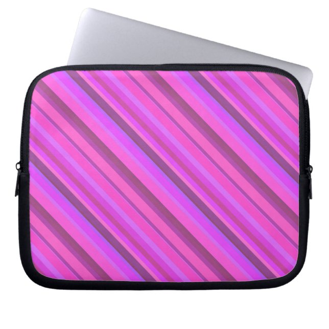 Rosa diagonal rand laptop sleeve (Framsidan)