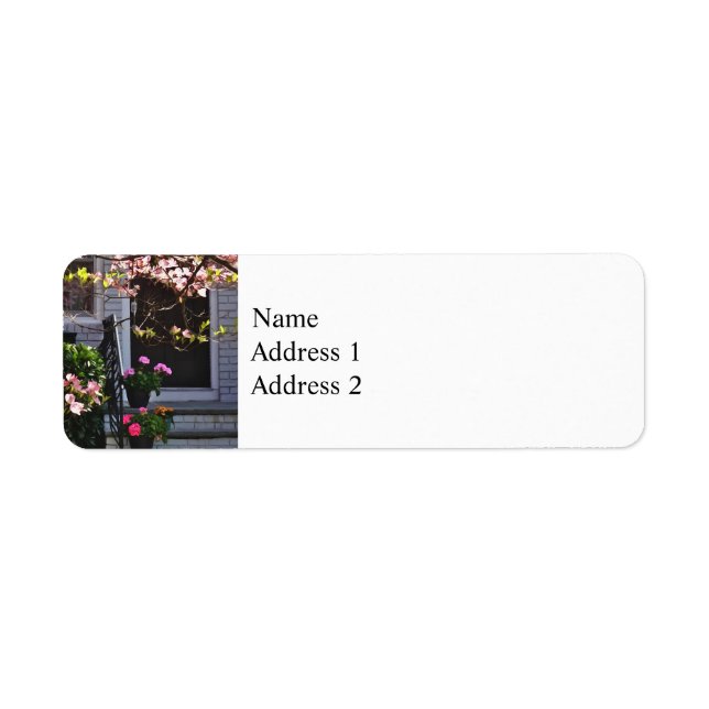 Rosa Dogwood and Pots of Geraniums Returadress Etikett (Framsidan)