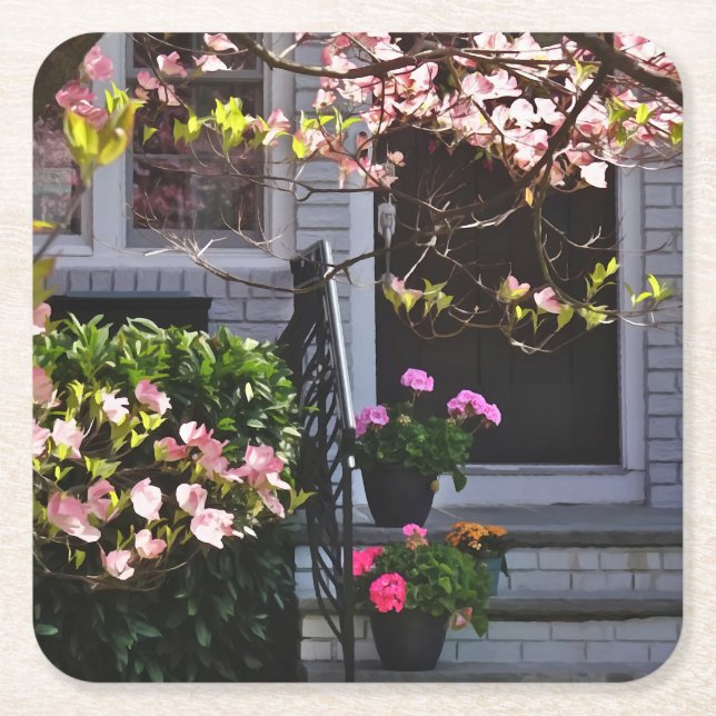 Rosa Dogwood and Pots of Geraniums Underlägg Papper Kvadrat (Framsidan)