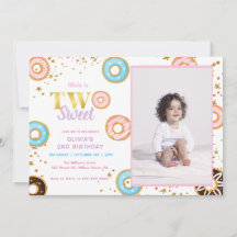 Rosa Donut 2:a födelsedagsinbjudan till svett 2:a 