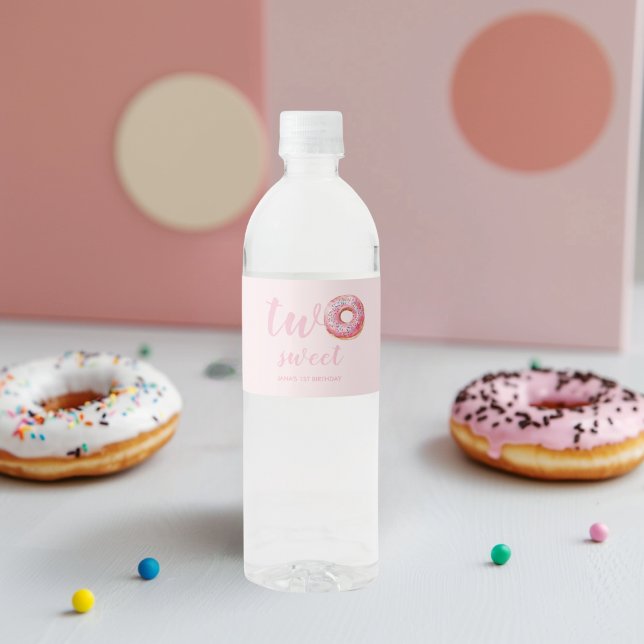 Rosa Donut Birthday Vattenflaskor Etikett (Skapare uppladdad)