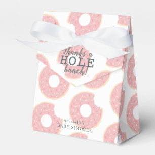 Rosa Donut Tack Baby Shower Gift Presentaskar