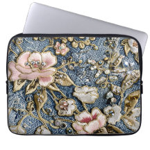 Rosa Dreams in Embroiderade Jeans Stil