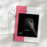 ROSA Elegant Foto Spara datuminbjudan Spara Datumet<br><div class="desc">Dessa minimalister och elegant bröllop sparar datumkorten med modern svart text på rosa och vit bakgrund,  med ditt personliga foto. Ett enkelt och snyggt utseende,  med en romantisk illustration på baksidan.</div>