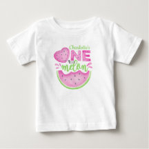 Rosa en i en melon 1-års födelsedagsbaby t-shirt