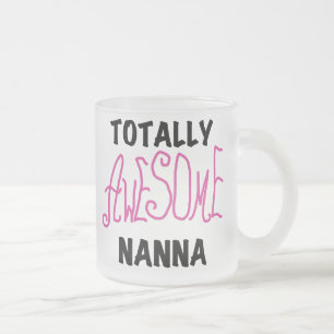 Rosa Fantastisk Nanna T-shirts och presenter Frostad Glasmugg