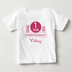Rosa festkompisar Första födelsedags baby t-shirt