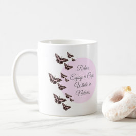 Rosa fjärilar kaffemugg