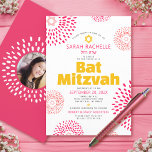 Rosa Fladdermus Bar Mitzvah Foto Djärv Stjärnexplo Inbjudningar<br><div class="desc">Var stolt, gläd dig och visa upp denna milstolpe för din favorit Bat Mitzvah med denna roliga, trendiga, groovy, personliga inbjudan! Retro hetrosa och korallfärgade blomstard explosioner med Davidsstjärnor, samt fet modern gul hetrosa och mörkgrå sans serif-typografi, överlagrar en ren vit bakgrund. På baksidan överlagrar ett foto som du väljer...</div>