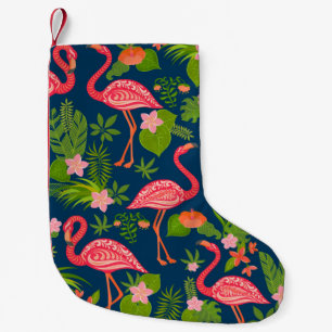 Rosa flamingo-ornament på en stripe-turkos bakåt liten julstrumpa