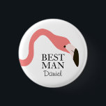 Rosa Flamingo Stollig Best Man Knapp<br><div class="desc">Den här designen är en liten knapp för din bäste man och har en rosa flamingo med sin långa, grå nacke över anpassningsbarnas text. Infoga din bästa mans namn i ställe i det urval namn som visas i designmallen. All text på den här kommandoknappen kan anpassas efter dina önskemål. Med...</div>