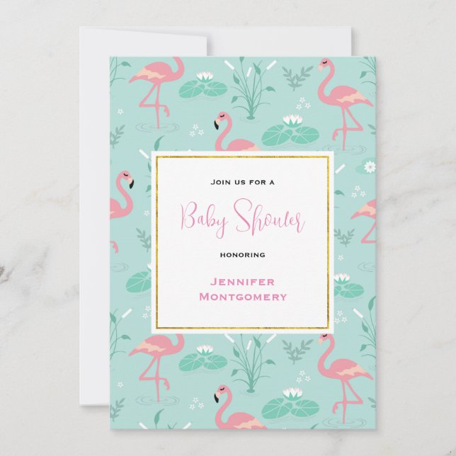 Rosa flamingos på grön mönster baby shower inbjudningar (Framsida)