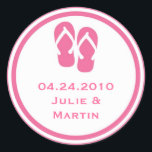Rosa flip flop under bröllop för märkre säletikett runt klistermärke<br><div class="desc">Gör din stora dag minnesvärd med den här snyggten-festen till förmån för sälar. Stickers har ett par strandsandaler. Dessa mångsidiga etiketter är underbara för att anpassa små kandisäckar,  mintburkar,  sylt burk,  lådor och mycket mer!</div>
