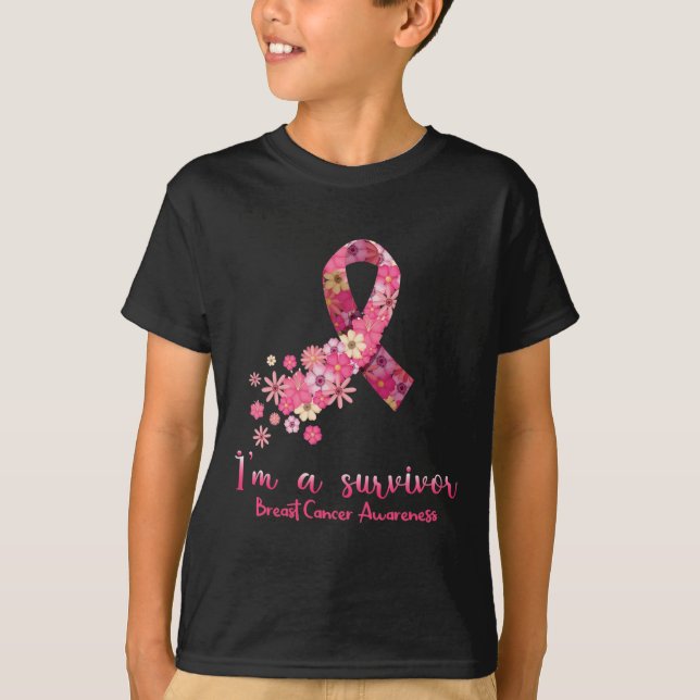 Rosa Flowers Heart I är en Survivor Breast Cancer  T Shirt (Framsida)